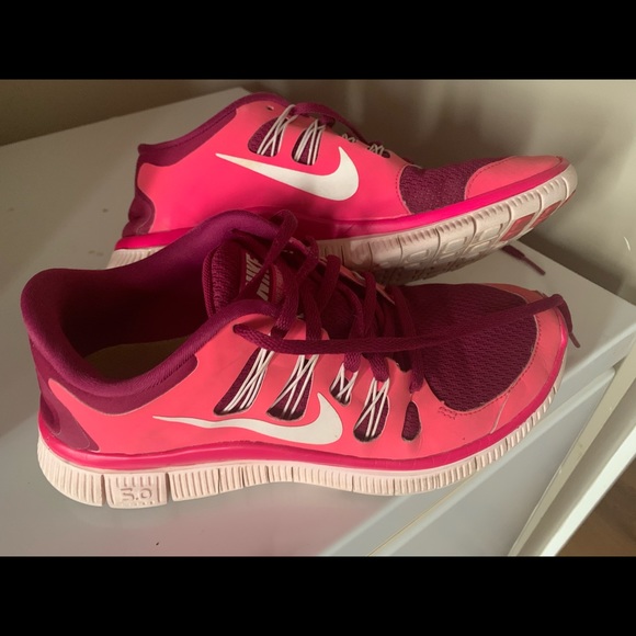 Nike shoes - Picture 2 of 2